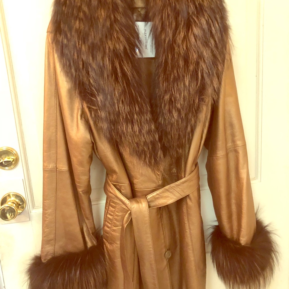 SAGA PEARLIZED LEATHER & FOX COAT Size 16-18 $250